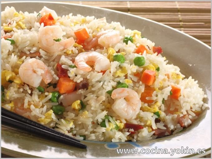 SHRIMP FRIED RICE - This recipe is an interpretation of the original. I wanted to adapt in a simple way so that everyone can do it at home.