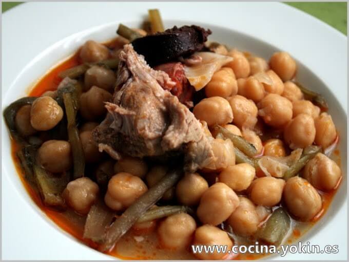 COCIDO TRADICIONAL DE GARBANZOS - Un plato muy convincente y con muchas variaciones. Plato muy sabroso y completo se puede servir como plato único.